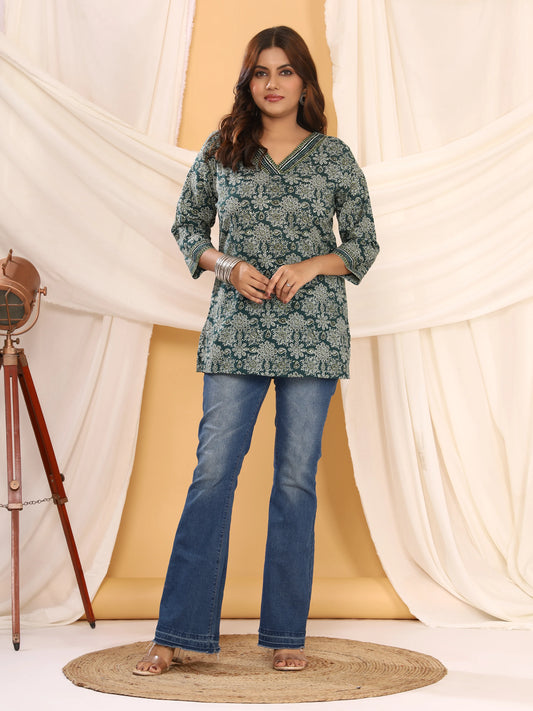 Ajrakh Green & White Geometric Print Pure Cotton Top